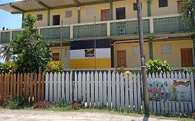 Pal's On The Beach - Dangriga, Hotel 4*