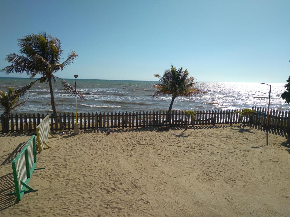 Pal'S On The Beach - Dangriga, Belize Buitenkant foto