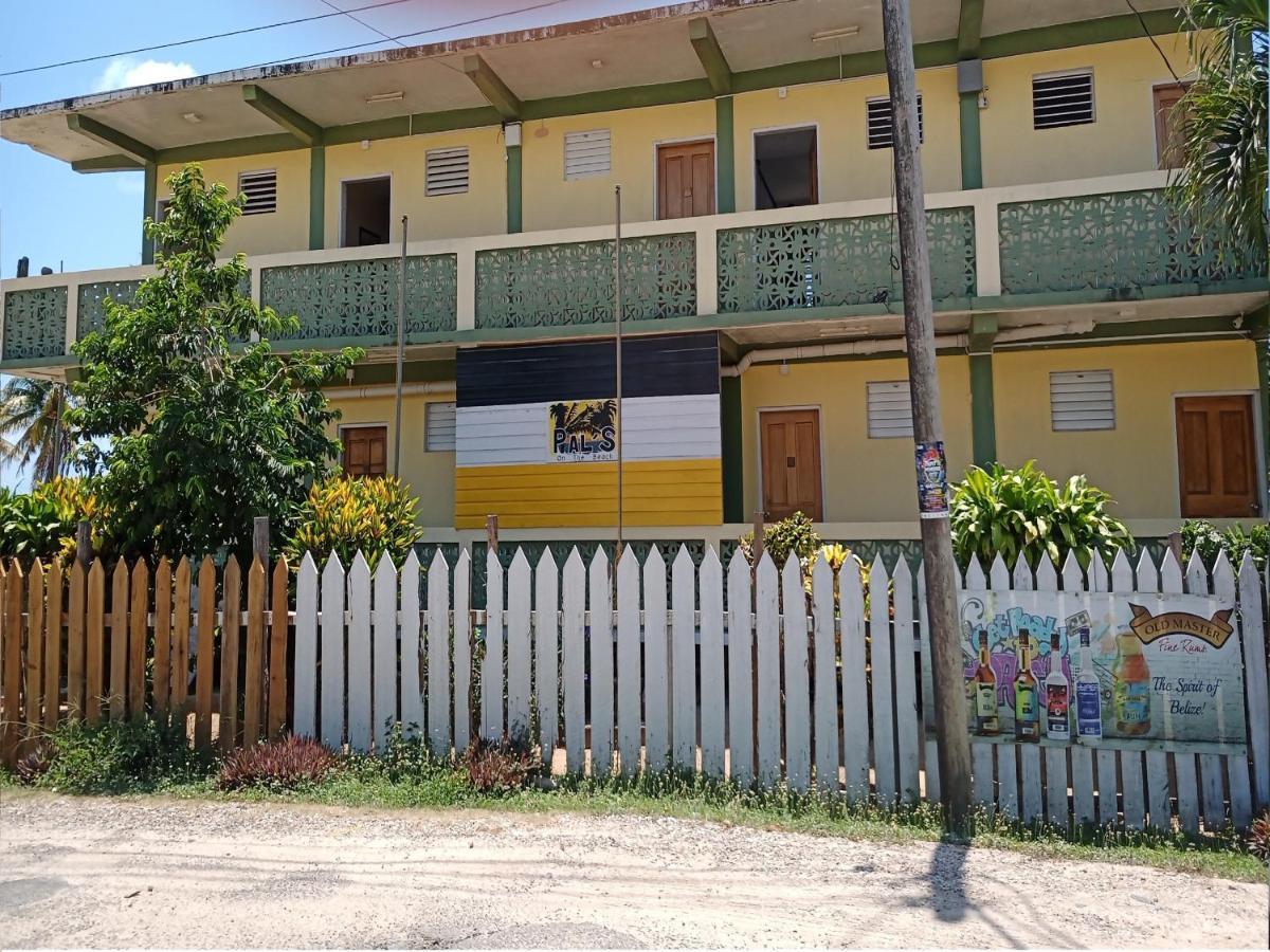 Pal'S On The Beach - Dangriga, Belize Buitenkant foto