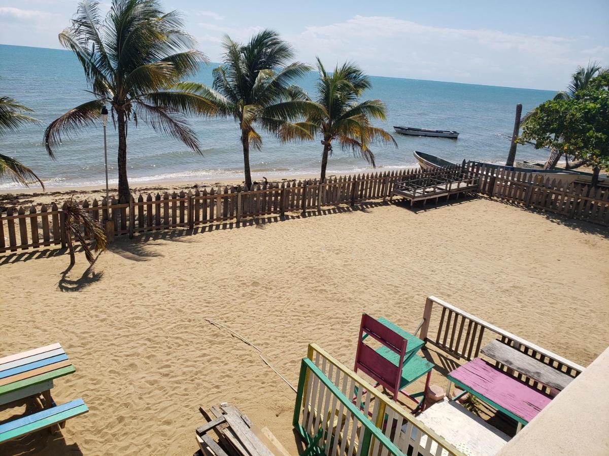 Pal'S On The Beach - Dangriga, Belize Buitenkant foto