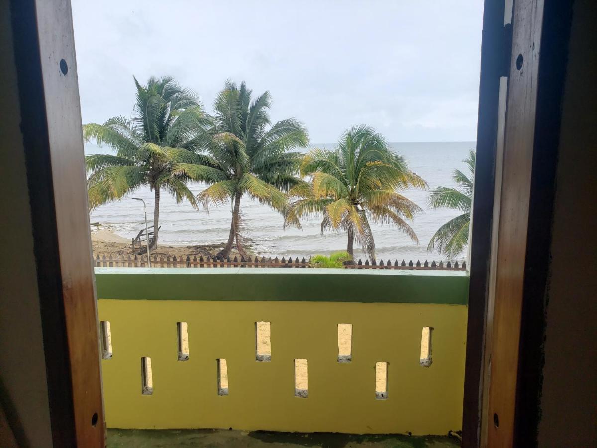 Pal'S On The Beach - Dangriga, Belize Buitenkant foto
