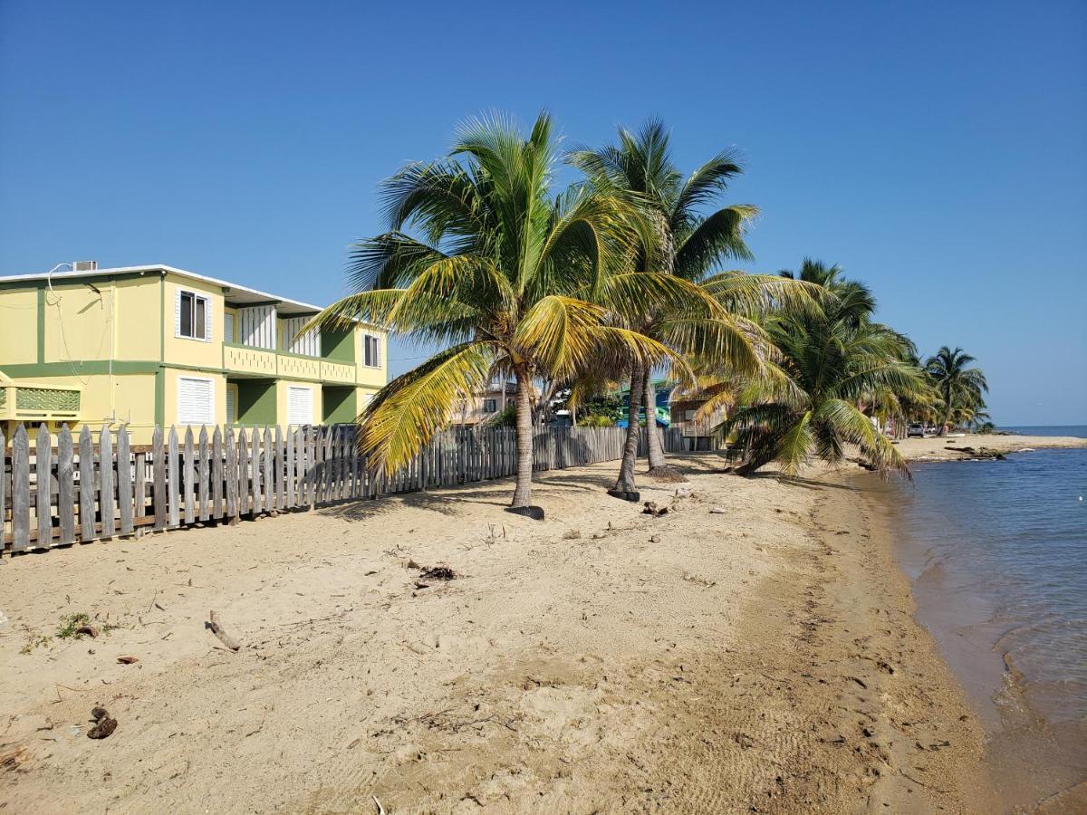 Pal'S On The Beach - Dangriga, Belize Buitenkant foto